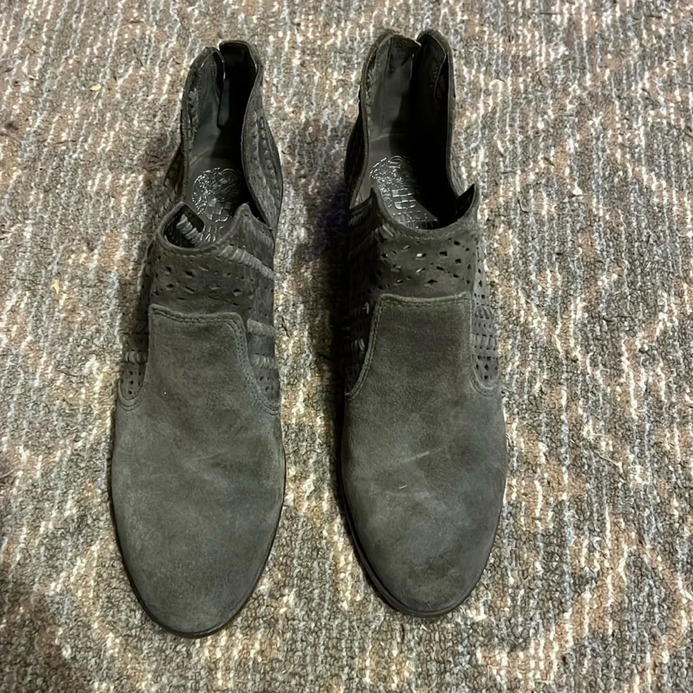 Vince Camuto suede boots in excellent condition - Picture 1 of 3